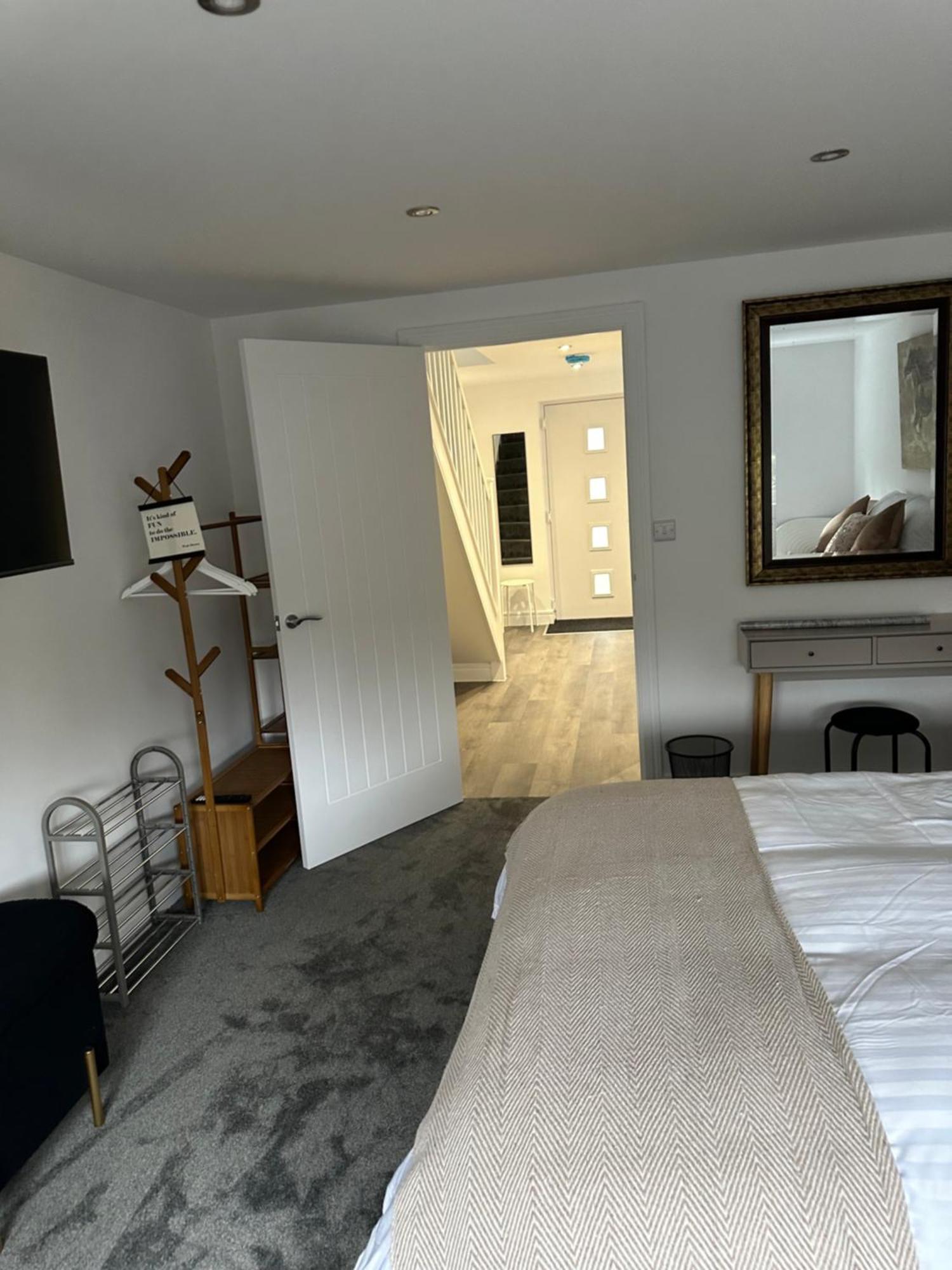 Poppy Faversham Apartment *